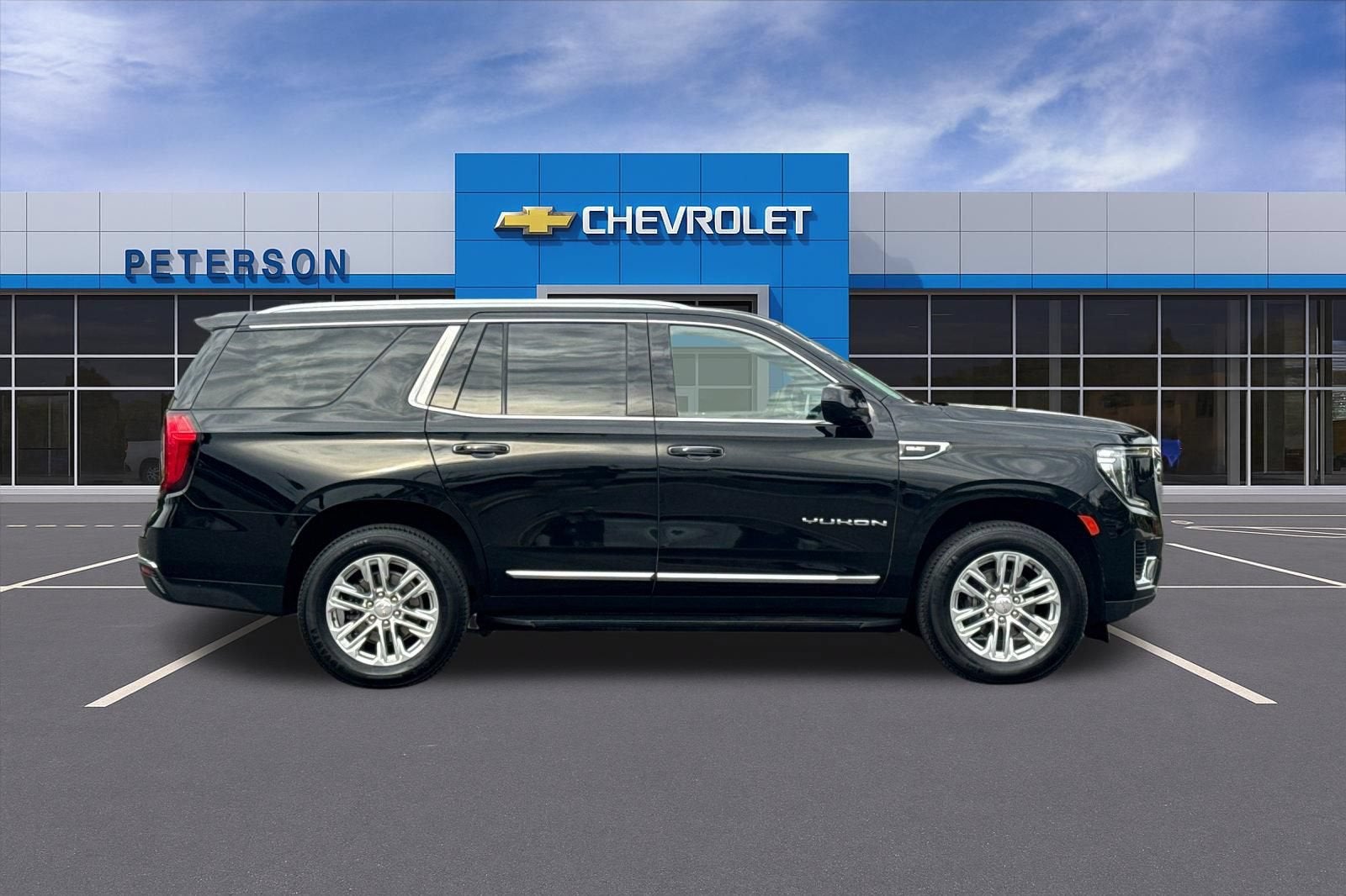 2023 GMC Yukon SLT