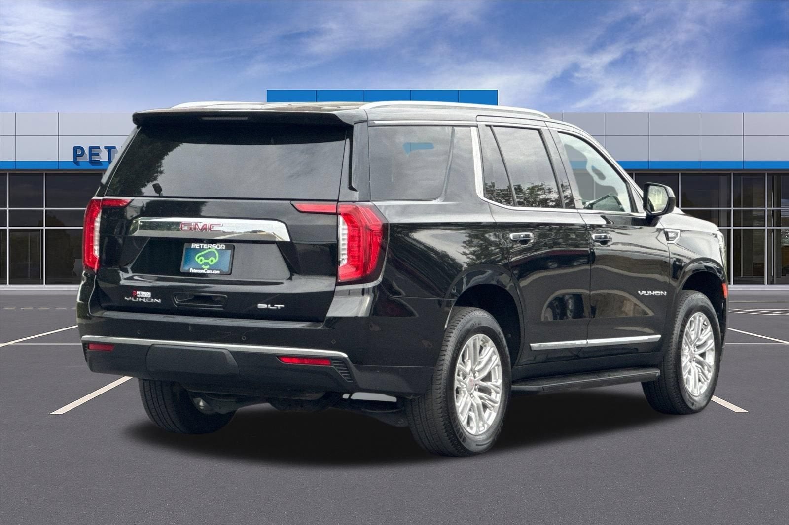 2023 GMC Yukon SLT