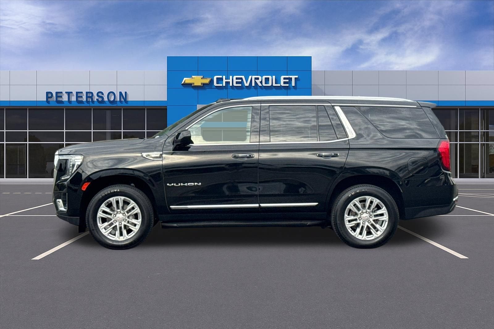 2023 GMC Yukon SLT