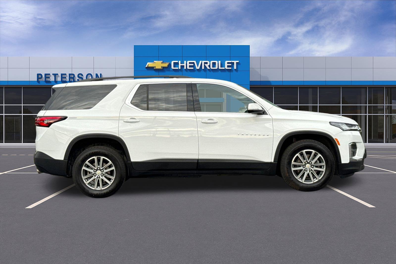 2023 Chevrolet Traverse LT Cloth