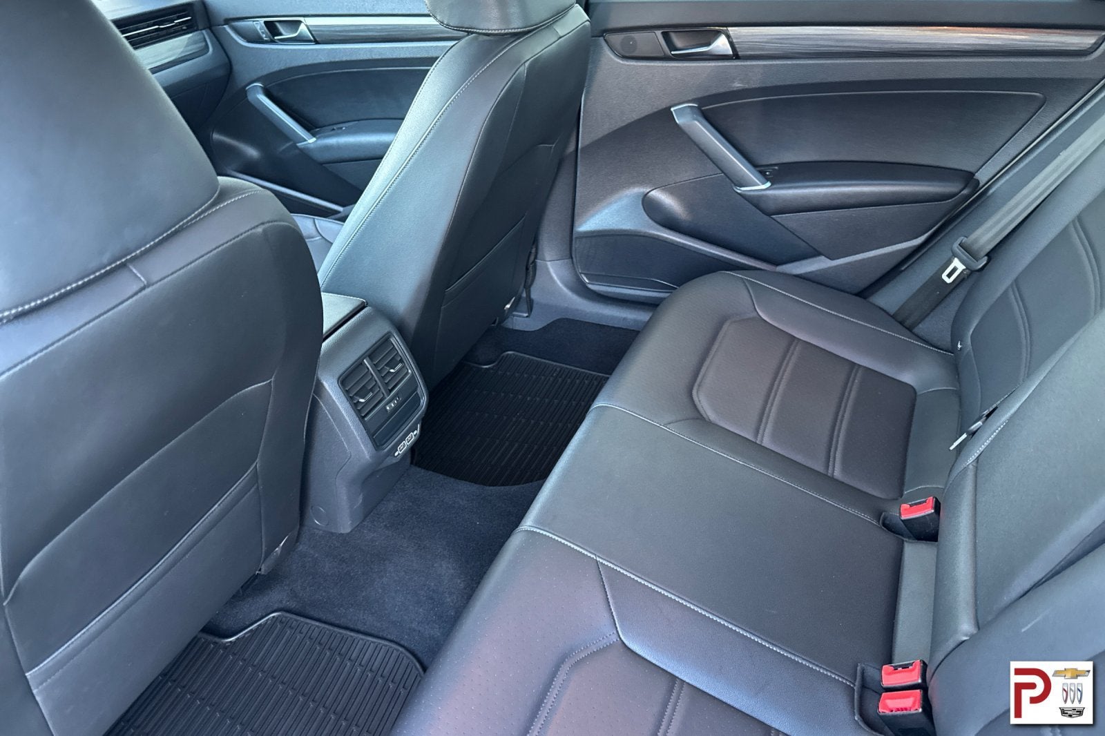 2021 Volkswagen Passat 2.0T R-Line