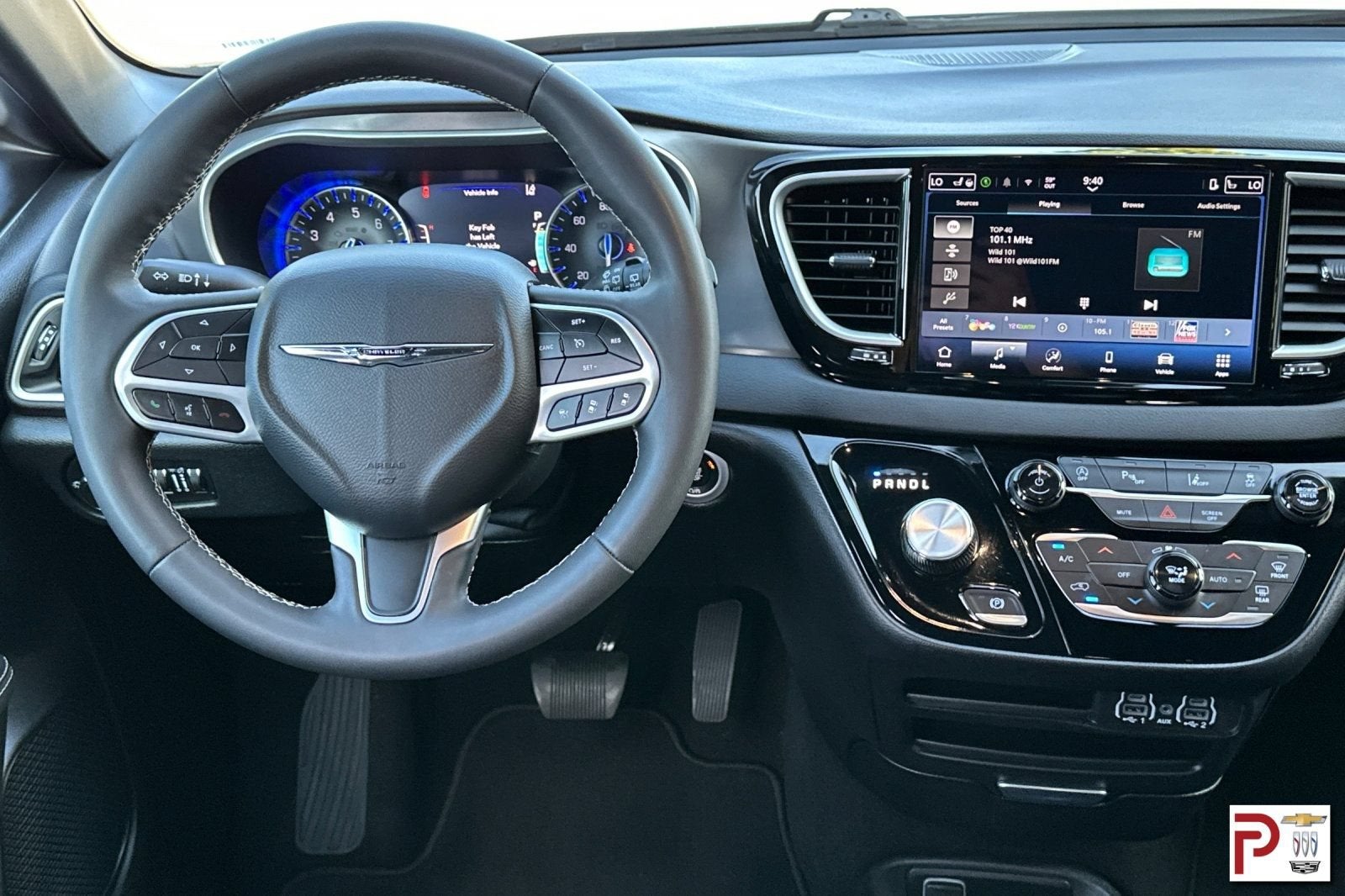 2025 Chrysler Pacifica Select