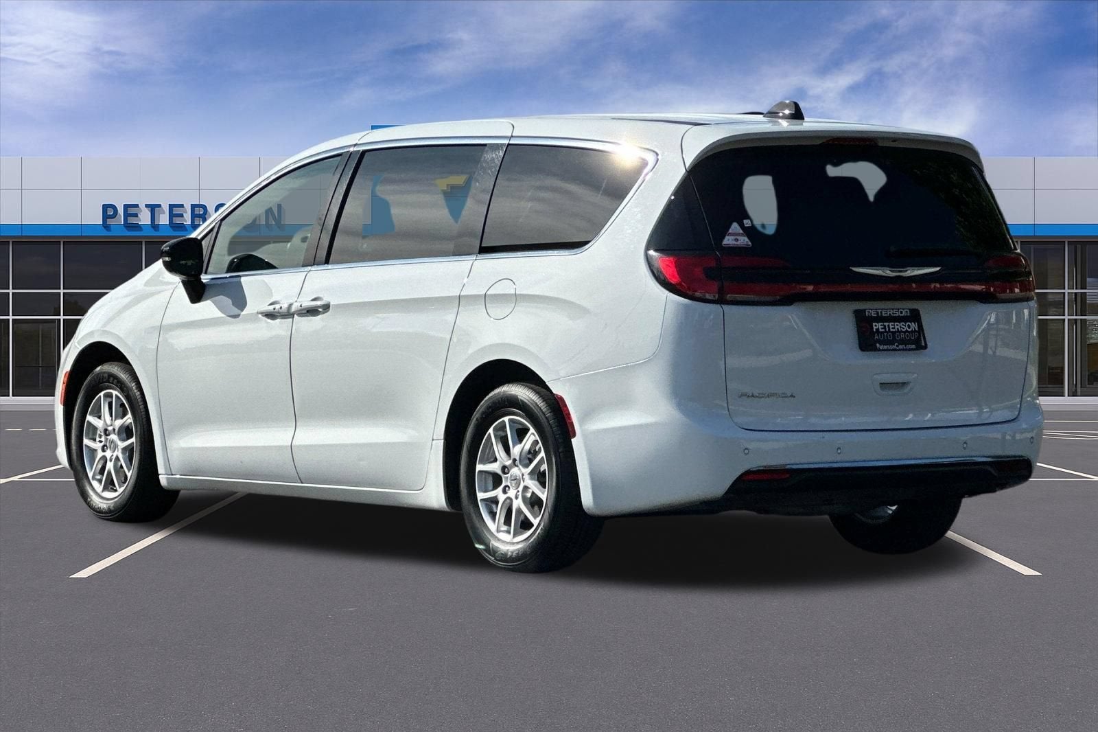 2025 Chrysler Pacifica Select