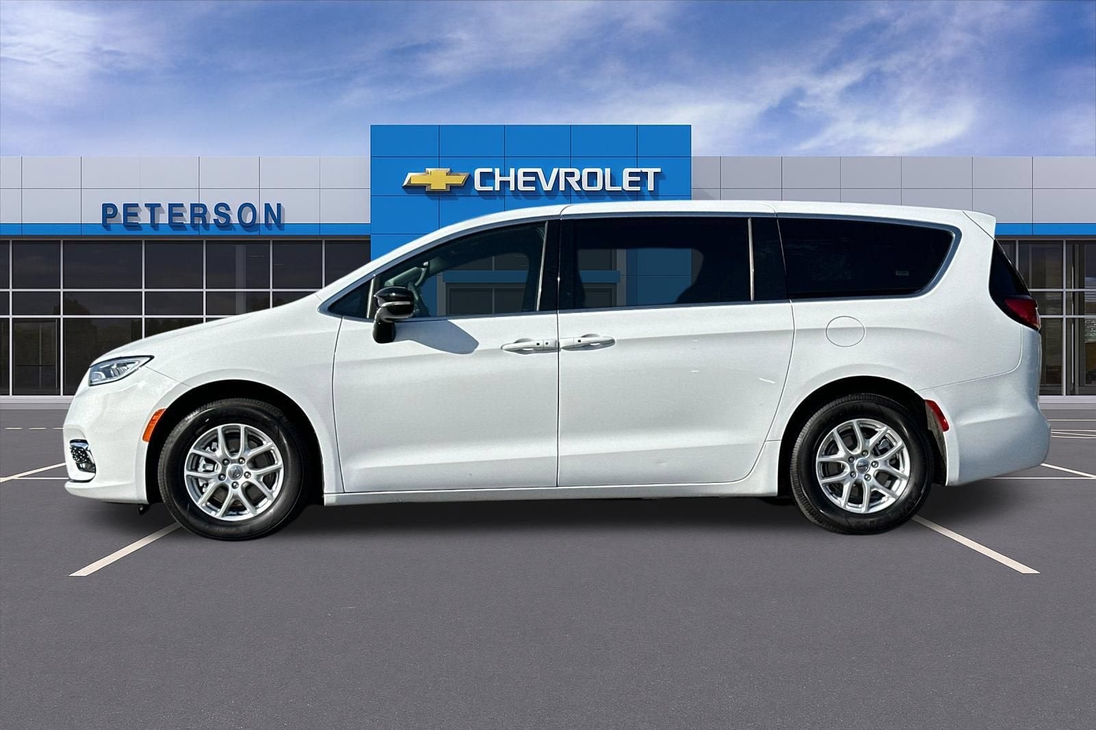 2025 Chrysler Pacifica Select
