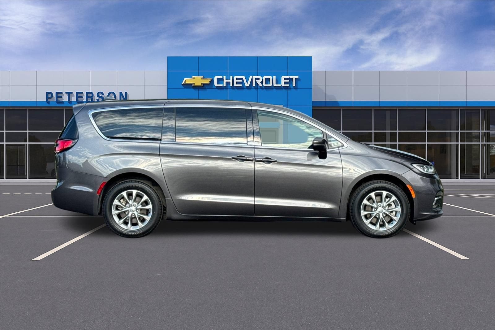 2023 Chrysler Pacifica Touring L