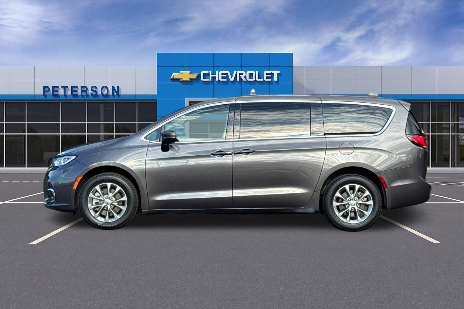 2023 Chrysler Pacifica Touring L