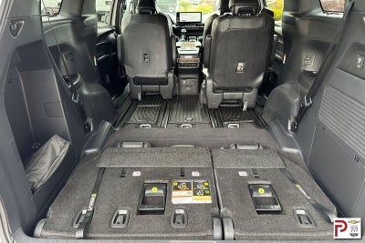 2025 Toyota Sienna Platinum