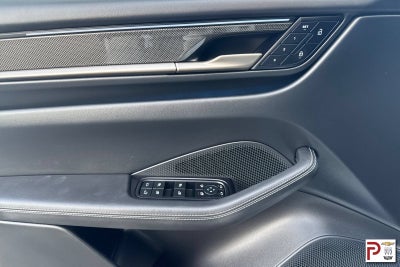 2025 Porsche Macan Electric Turbo