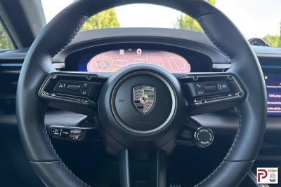 2025 Porsche Macan Electric Turbo